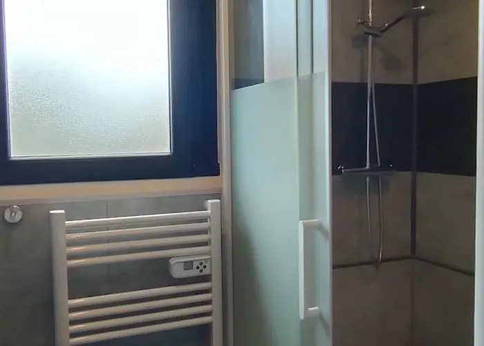 Aux Passagers De La Baie 펜션 *