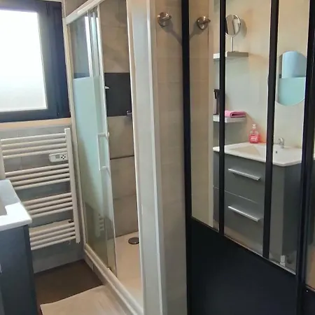 Aux Passagers De La Baie