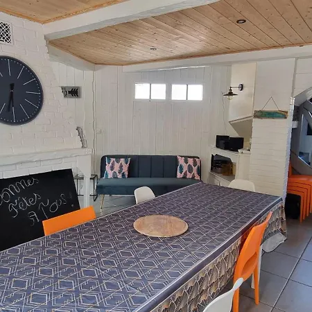 Aux Passagers De La Baie *